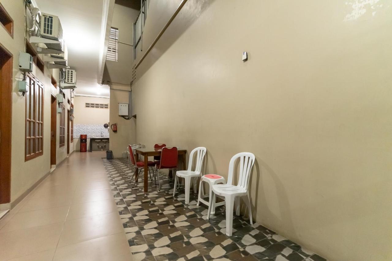 Reddoorz At Joyce Guest House Medan Exterior photo